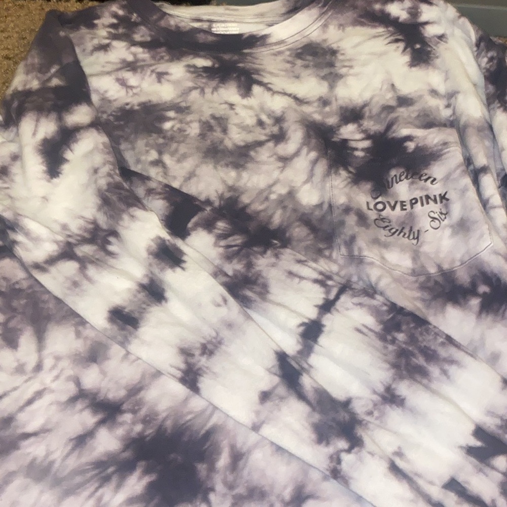 VS Pink Long Sleeve Tshirt